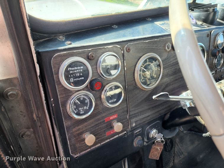 image for item KC9496 1981 Kenworth W900A  vacuum truck