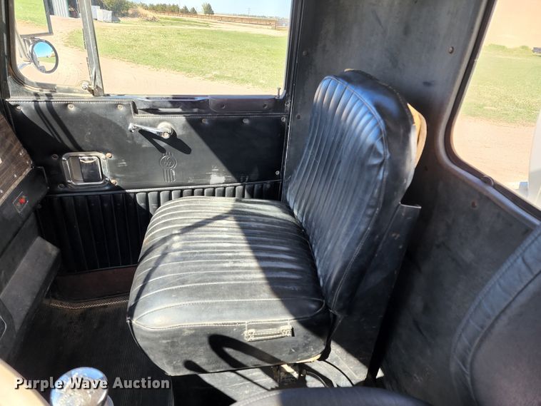 image for item KC9496 1981 Kenworth W900A  vacuum truck