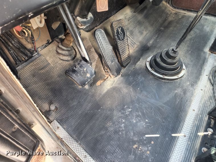 image for item KC9496 1981 Kenworth W900A  vacuum truck