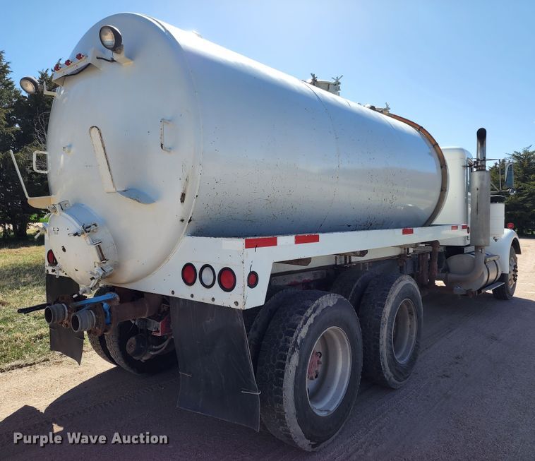 image for item KC9496 1981 Kenworth W900A  vacuum truck