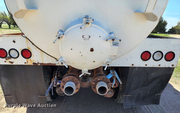 image for item KC9496 1981 Kenworth W900A  vacuum truck