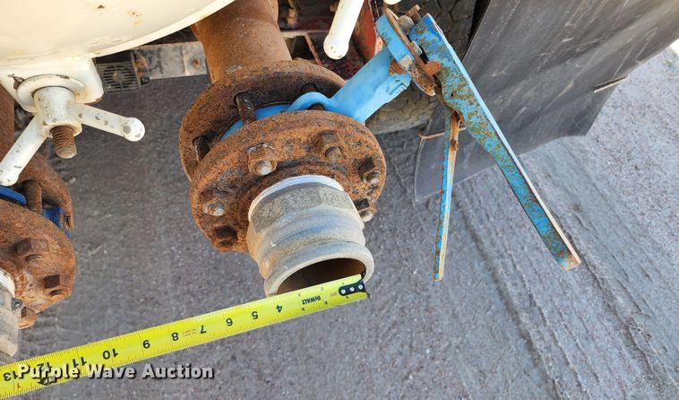 image for item KC9496 1981 Kenworth W900A  vacuum truck