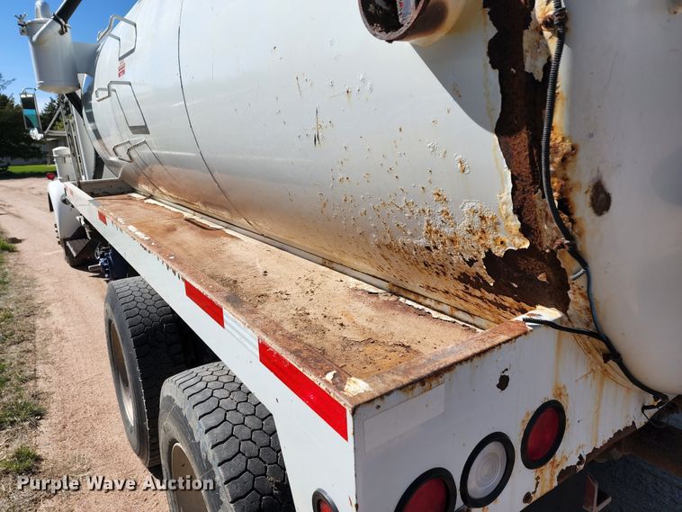 image for item KC9496 1981 Kenworth W900A  vacuum truck