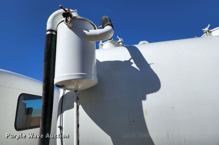 image for item KC9496 1981 Kenworth W900A  vacuum truck