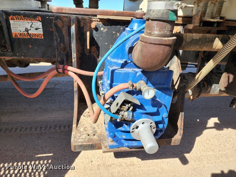 image for item KC9496 1981 Kenworth W900A  vacuum truck