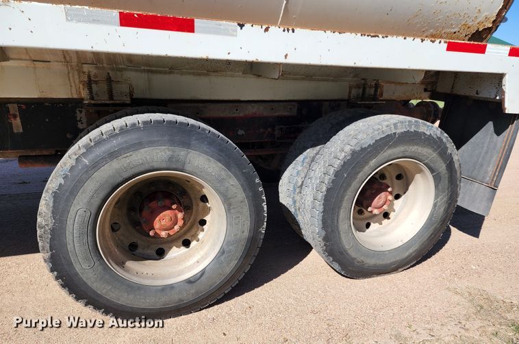 image for item KC9496 1981 Kenworth W900A  vacuum truck