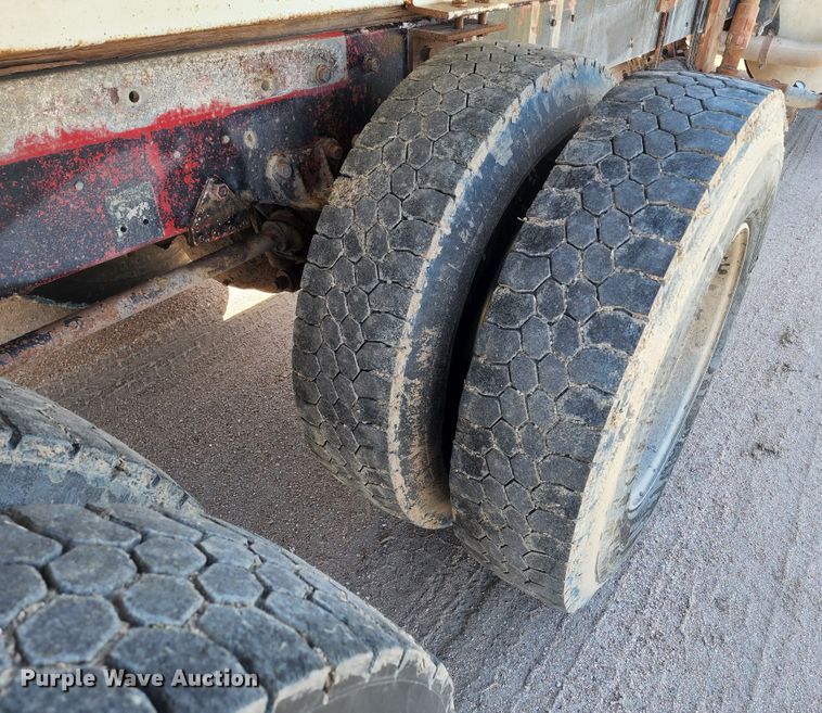 image for item KC9496 1981 Kenworth W900A  vacuum truck