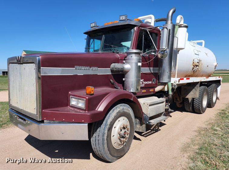 image for item KC9497 1996 Western Star 4964S  vacuum truck