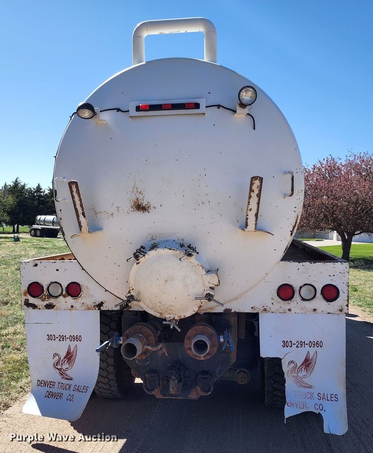 image for item KC9497 1996 Western Star 4964S  vacuum truck