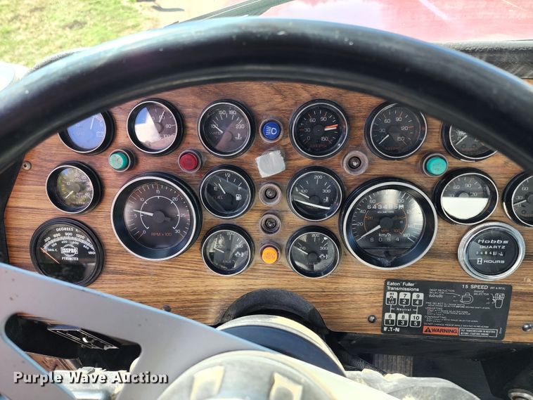 image for item KC9497 1996 Western Star 4964S  vacuum truck