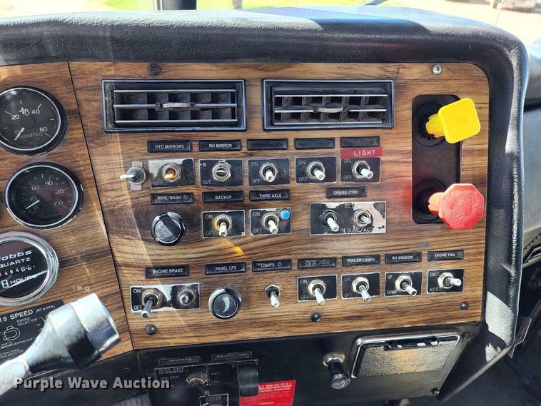 image for item KC9497 1996 Western Star 4964S  vacuum truck