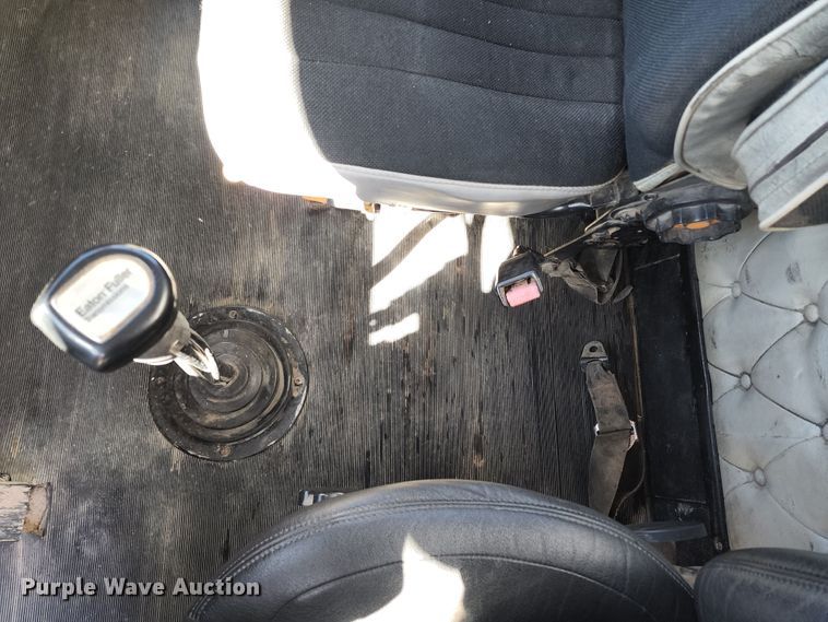 image for item KC9497 1996 Western Star 4964S  vacuum truck