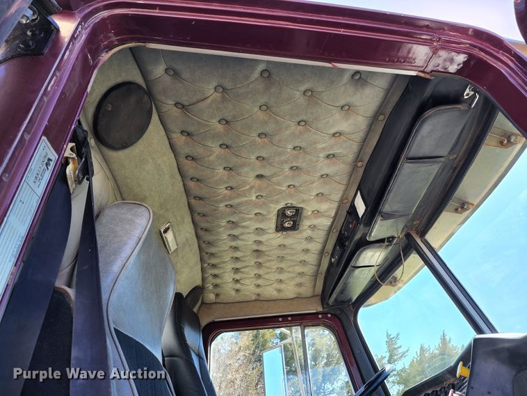 image for item KC9497 1996 Western Star 4964S  vacuum truck