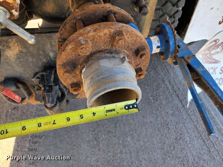 image for item KC9497 1996 Western Star 4964S  vacuum truck