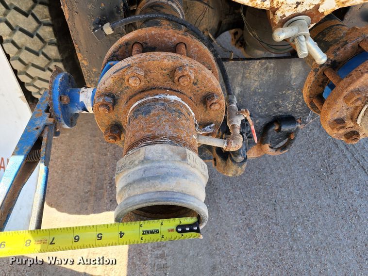 image for item KC9497 1996 Western Star 4964S  vacuum truck