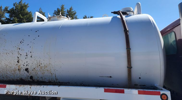 image for item KC9497 1996 Western Star 4964S  vacuum truck