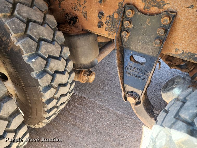 image for item KC9497 1996 Western Star 4964S  vacuum truck