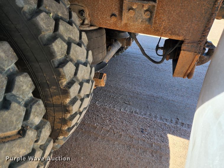 image for item KC9497 1996 Western Star 4964S  vacuum truck