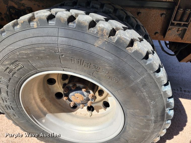 image for item KC9497 1996 Western Star 4964S  vacuum truck