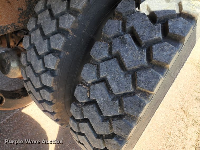 image for item KC9497 1996 Western Star 4964S  vacuum truck