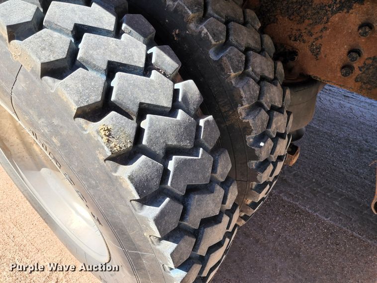 image for item KC9497 1996 Western Star 4964S  vacuum truck