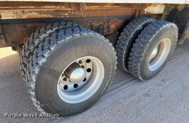 image for item KC9497 1996 Western Star 4964S  vacuum truck