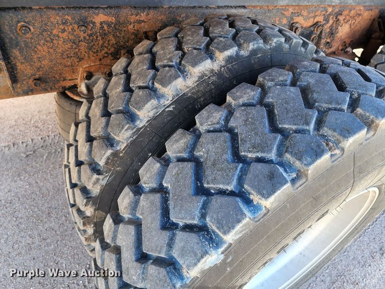 image for item KC9497 1996 Western Star 4964S  vacuum truck