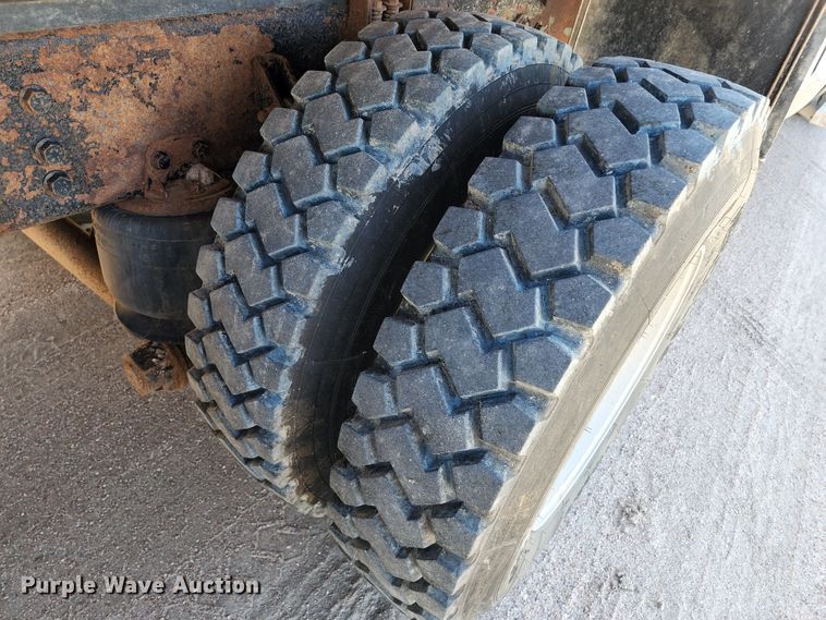 image for item KC9497 1996 Western Star 4964S  vacuum truck