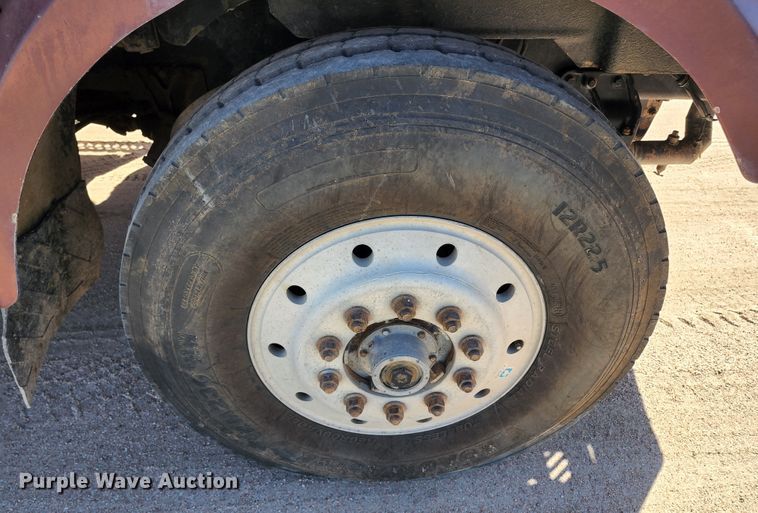 image for item KC9497 1996 Western Star 4964S  vacuum truck