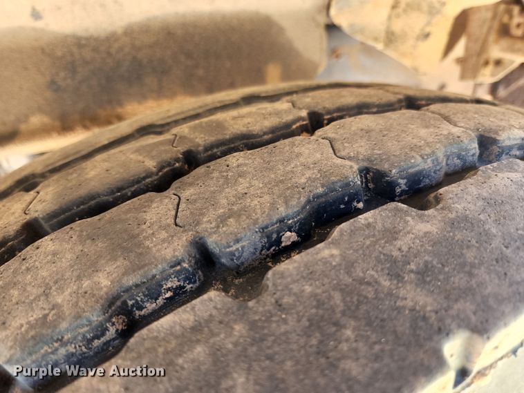 image for item KC9497 1996 Western Star 4964S  vacuum truck