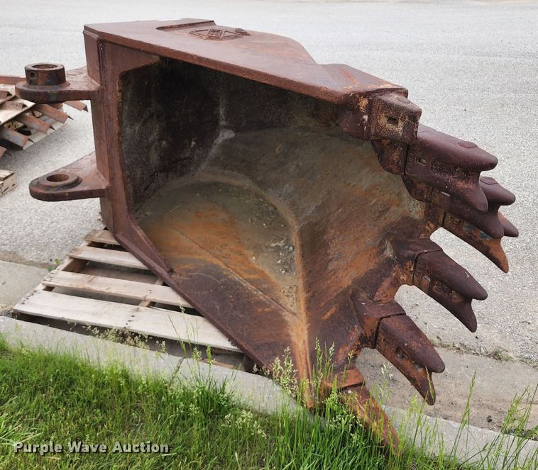 image for item KE9945 Hensley  42"W excavator ditch bucket