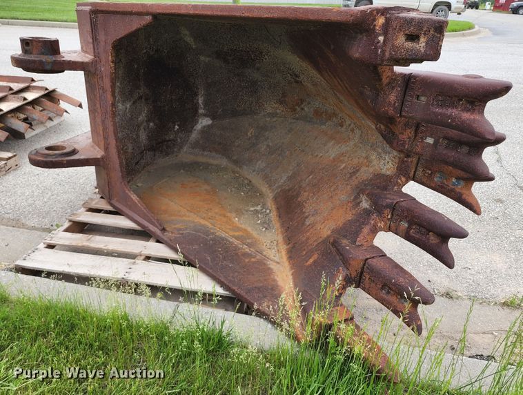 image for item KE9945 Hensley  42"W excavator ditch bucket