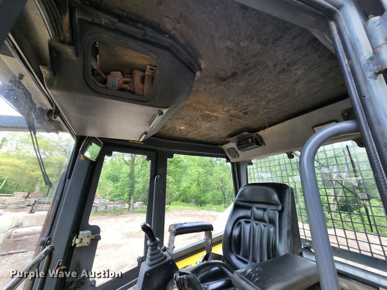 image for item KE9958 2001 New Holland DC100 LGP  dozer