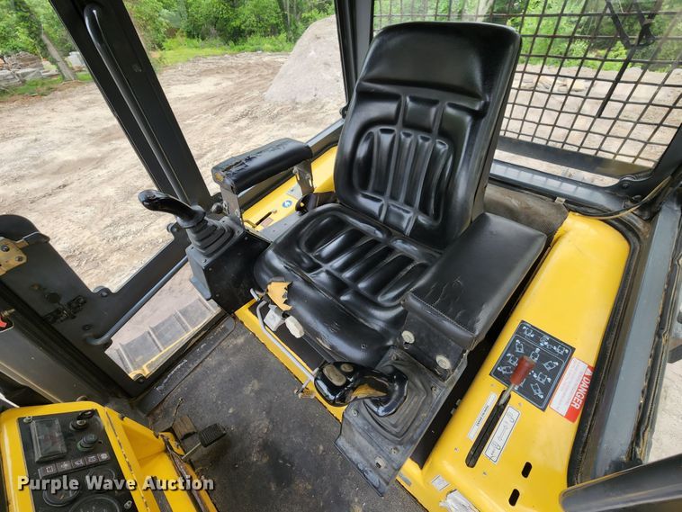 image for item KE9958 2001 New Holland DC100 LGP  dozer