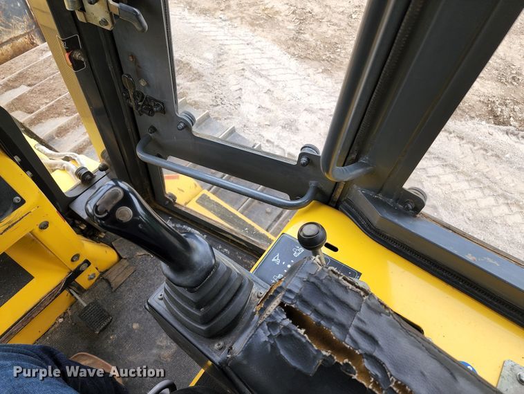 image for item KE9958 2001 New Holland DC100 LGP  dozer