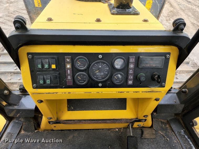 image for item KE9958 2001 New Holland DC100 LGP  dozer