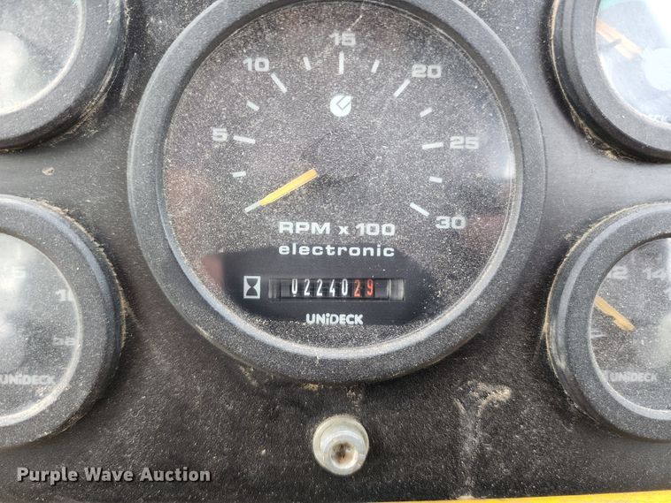 image for item KE9958 2001 New Holland DC100 LGP  dozer