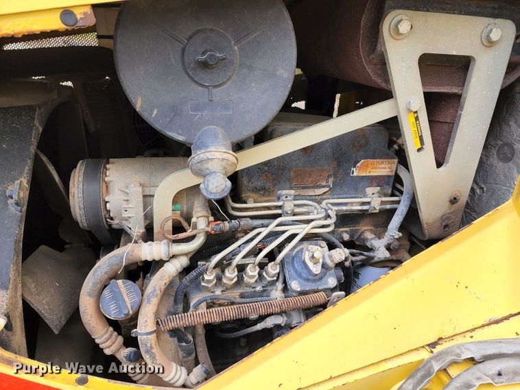 image for item KE9958 2001 New Holland DC100 LGP  dozer