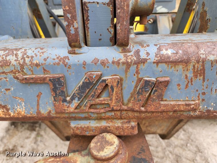 image for item KE9958 2001 New Holland DC100 LGP  dozer