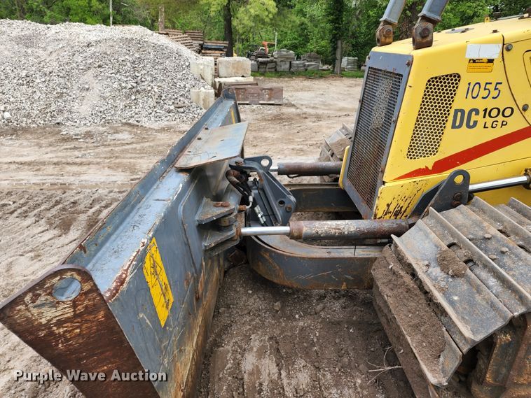 image for item KE9958 2001 New Holland DC100 LGP  dozer