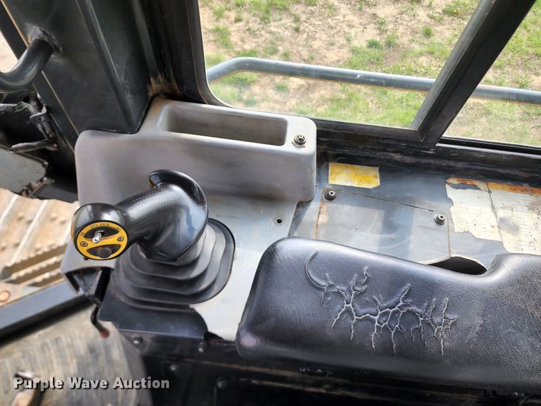 image for item KF9065 2013 Komatsu D51PX-22  dozer