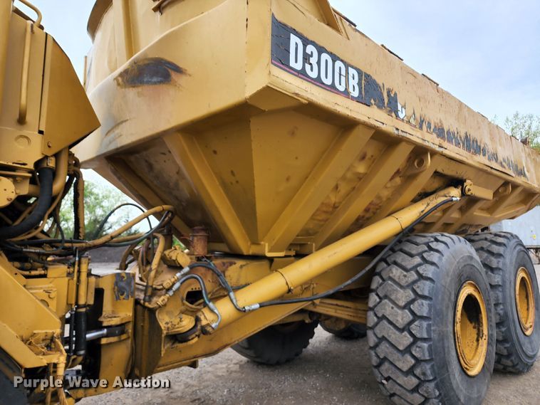 image for item KF9145 1989 Caterpillar D300B  haul truck