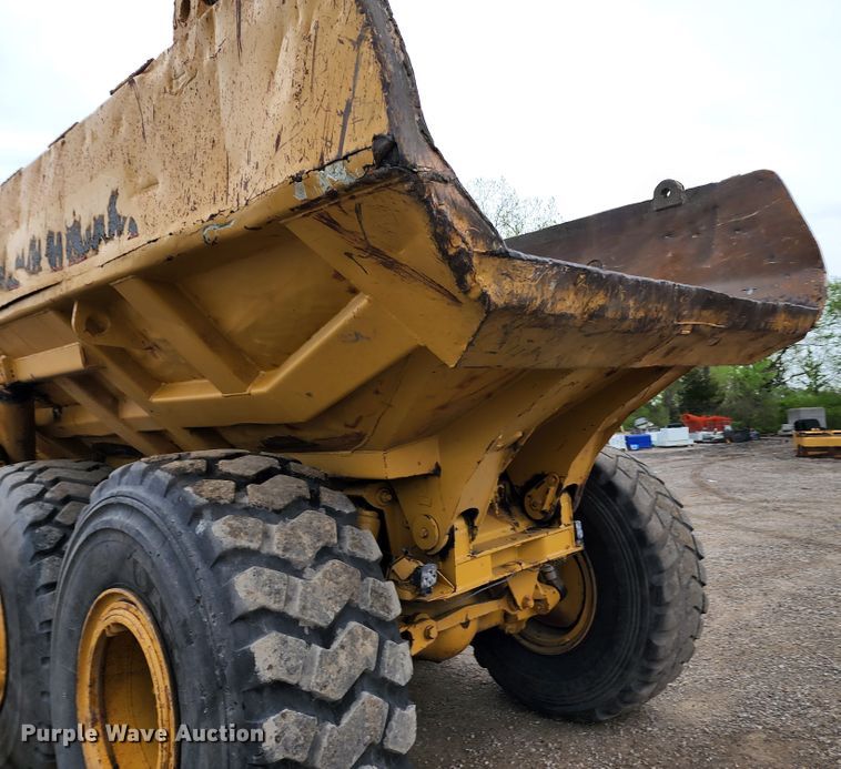 image for item KF9145 1989 Caterpillar D300B  haul truck