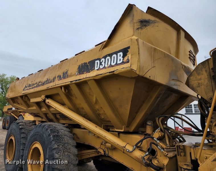 image for item KF9145 1989 Caterpillar D300B  haul truck