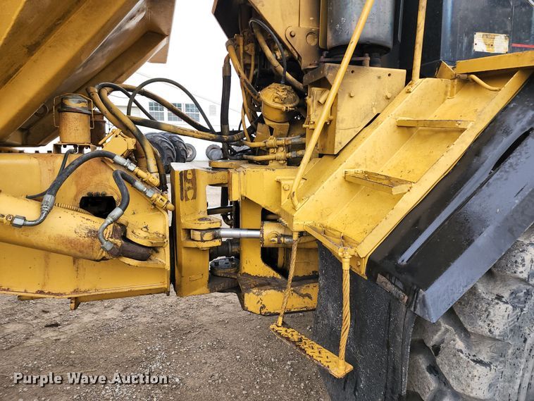 image for item KF9145 1989 Caterpillar D300B  haul truck