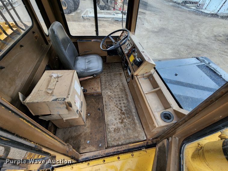 image for item KF9145 1989 Caterpillar D300B  haul truck