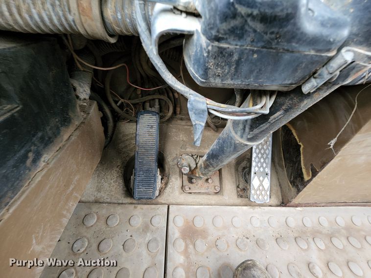 image for item KF9145 1989 Caterpillar D300B  haul truck