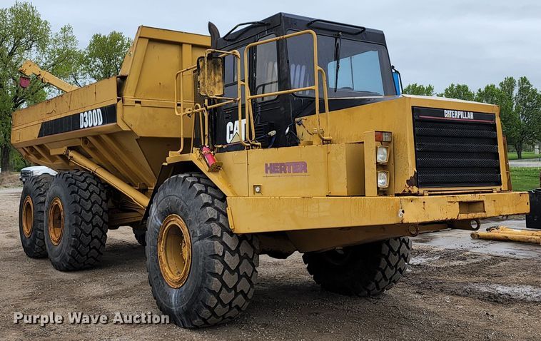 image for item KF9146 1993 Caterpillar D300D  haul truck