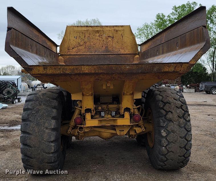 image for item KF9146 1993 Caterpillar D300D  haul truck