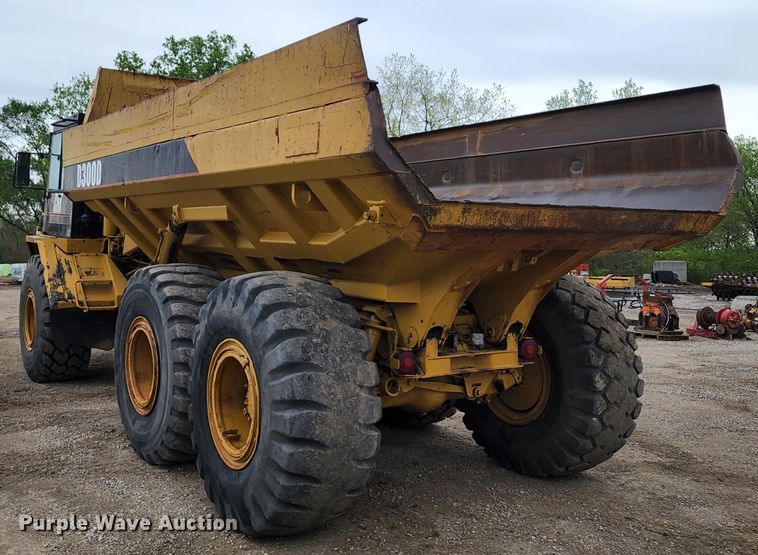 image for item KF9146 1993 Caterpillar D300D  haul truck